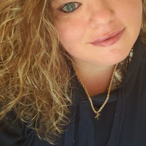 Meet your Posher, Amanda - Picture 1 of 1